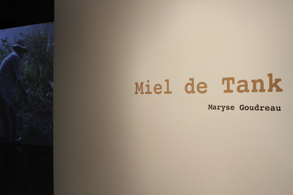 Maryse GOUDREAU, Escuminac MIEL DE TANK | Installation | Vaste et Vague